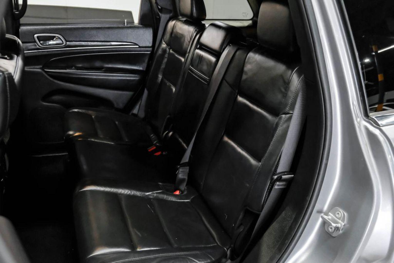 2021 Billet Silver Metallic Clearcoat /Black Jeep Grand Cherokee Limited (1C4RJFBG4MC) with an 3.6L V6 24V VVT engine, Automatic transmission, located at 15300 Midway Rd., Addison, TX, 75001, (972) 702-0011, 32.958321, -96.838074 - Photo#44