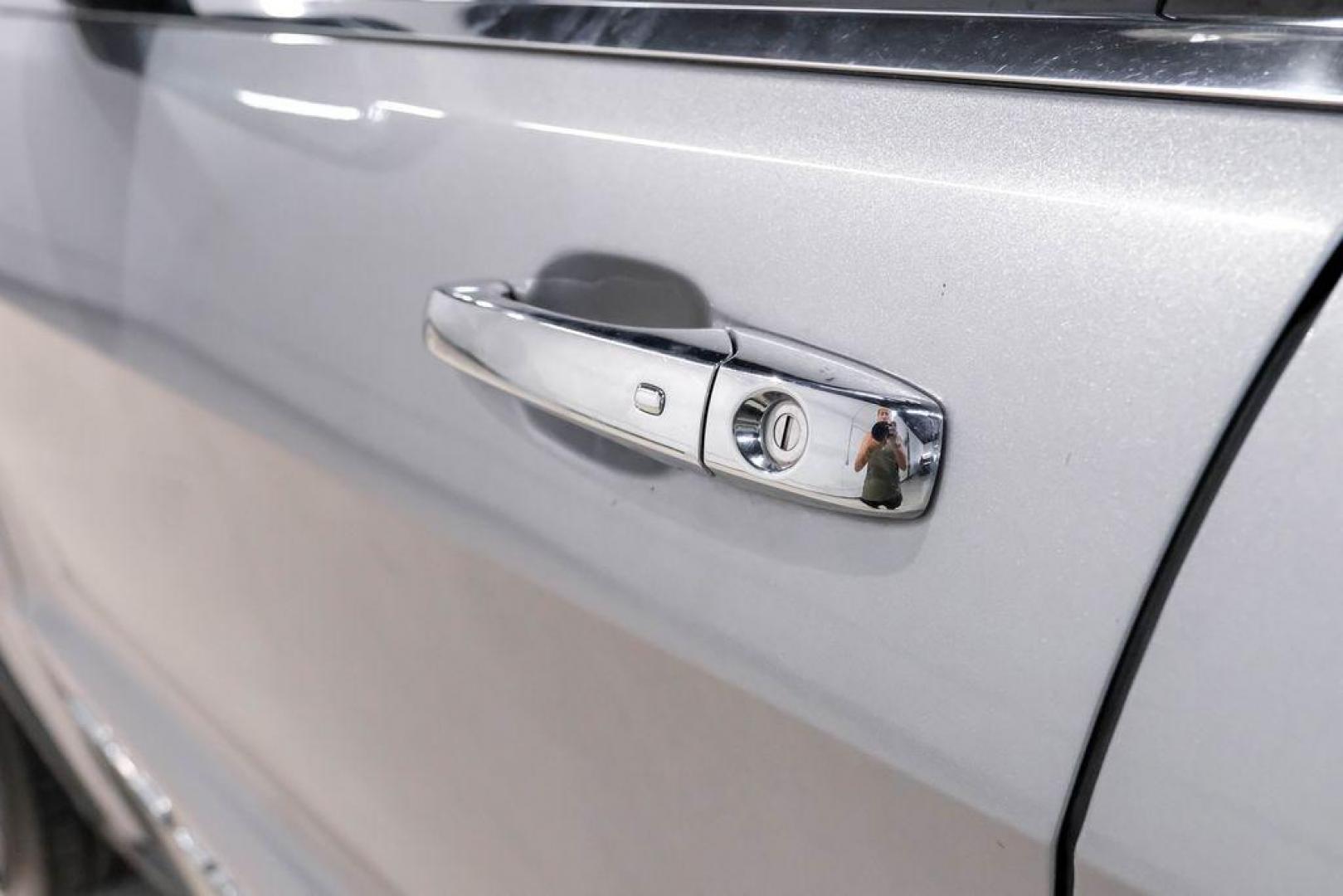 2021 Billet Silver Metallic Clearcoat /Black Jeep Grand Cherokee Limited (1C4RJFBG4MC) with an 3.6L V6 24V VVT engine, Automatic transmission, located at 15300 Midway Rd., Addison, TX, 75001, (972) 702-0011, 32.958321, -96.838074 - Photo#45