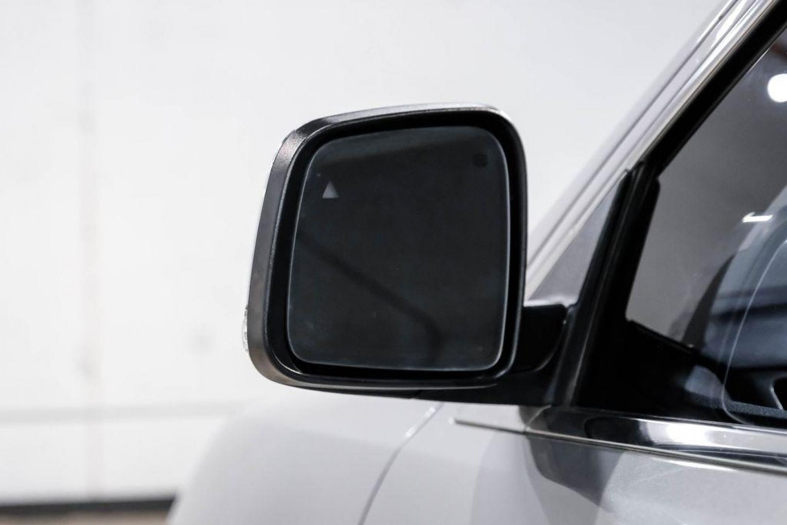 2021 Billet Silver Metallic Clearcoat /Black Jeep Grand Cherokee Limited (1C4RJFBG4MC) with an 3.6L V6 24V VVT engine, Automatic transmission, located at 15300 Midway Rd., Addison, TX, 75001, (972) 702-0011, 32.958321, -96.838074 - Photo#46