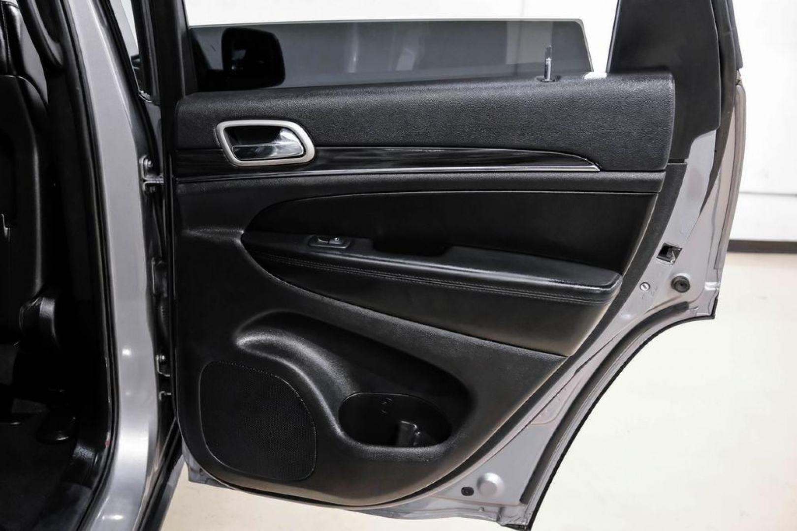 2021 Billet Silver Metallic Clearcoat /Black Jeep Grand Cherokee Limited (1C4RJFBG4MC) with an 3.6L V6 24V VVT engine, Automatic transmission, located at 15300 Midway Rd., Addison, TX, 75001, (972) 702-0011, 32.958321, -96.838074 - Photo#51