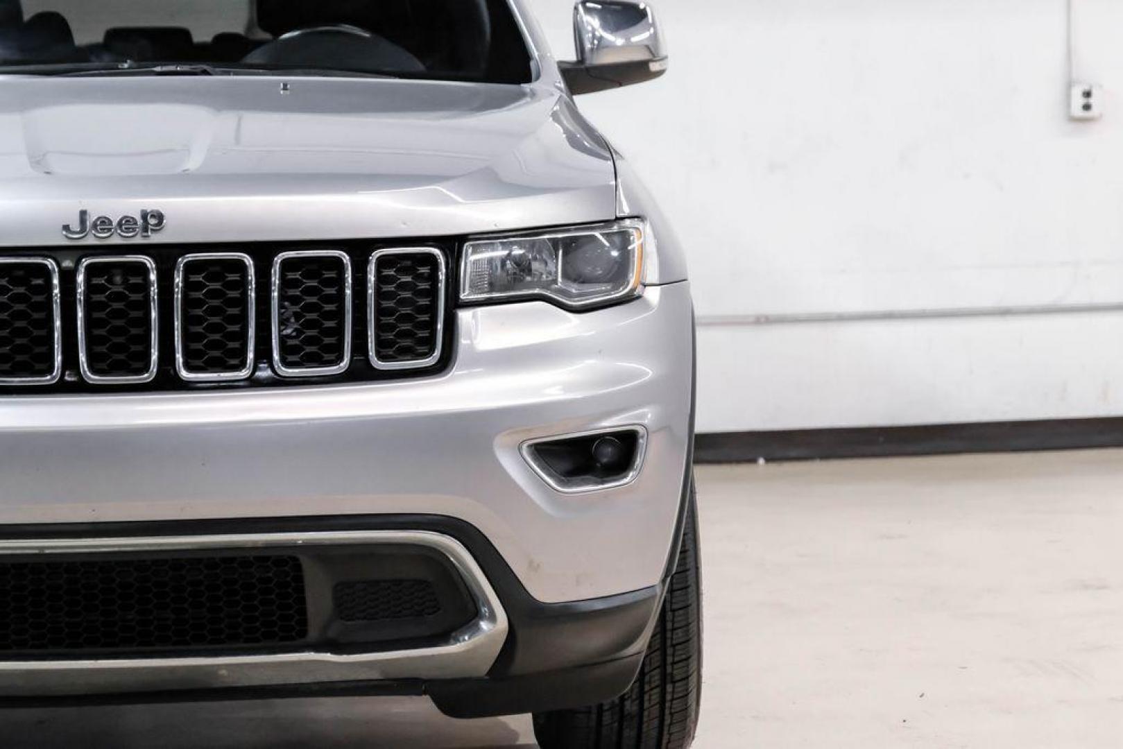 2021 Billet Silver Metallic Clearcoat /Black Jeep Grand Cherokee Limited (1C4RJFBG4MC) with an 3.6L V6 24V VVT engine, Automatic transmission, located at 15300 Midway Rd., Addison, TX, 75001, (972) 702-0011, 32.958321, -96.838074 - Photo#53