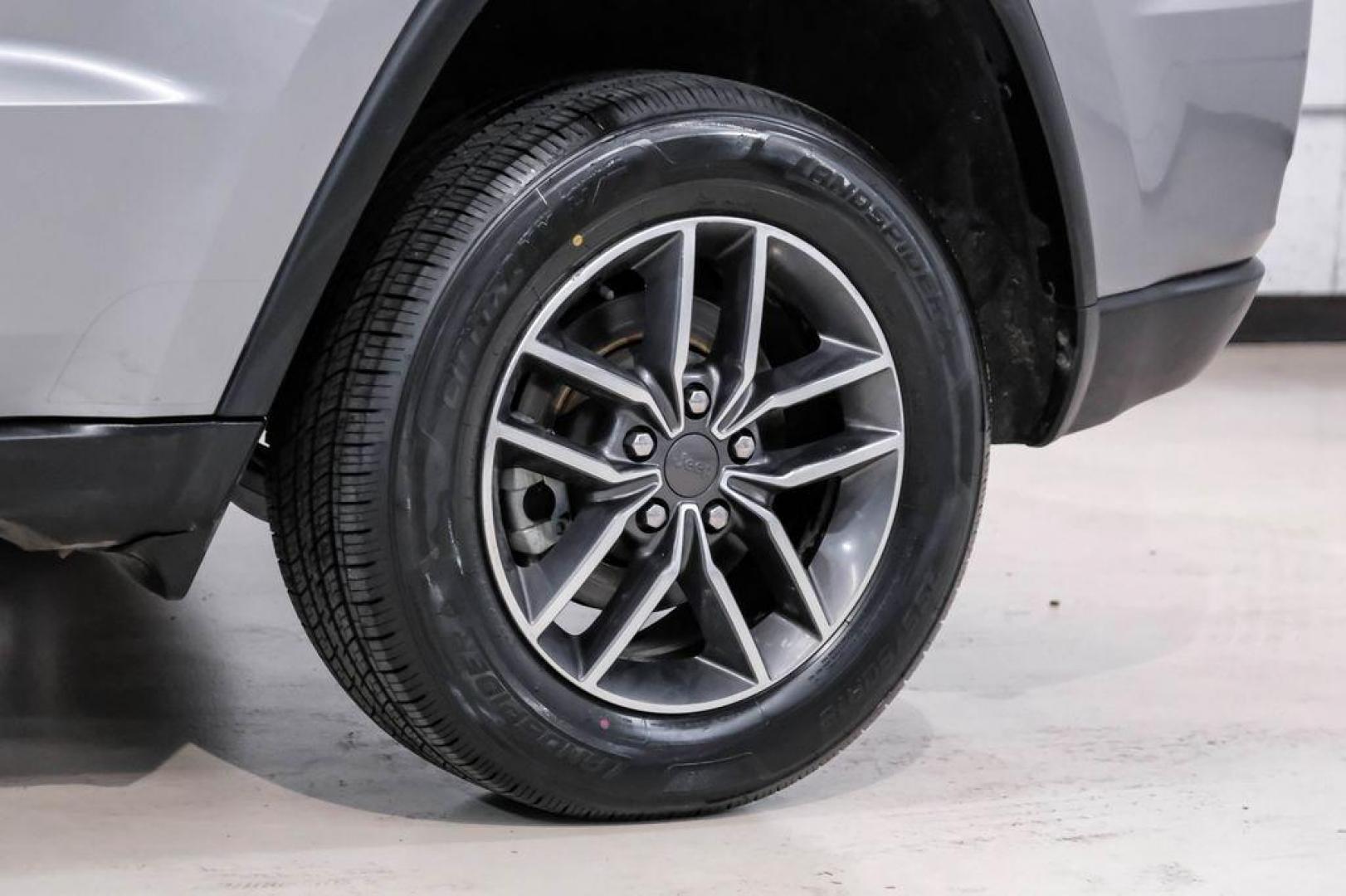 2021 Billet Silver Metallic Clearcoat /Black Jeep Grand Cherokee Limited (1C4RJFBG4MC) with an 3.6L V6 24V VVT engine, Automatic transmission, located at 15300 Midway Rd., Addison, TX, 75001, (972) 702-0011, 32.958321, -96.838074 - Photo#63