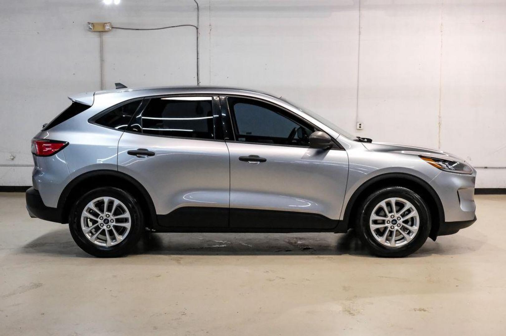 2021 Silver /Ebony Ford Escape S (1FMCU0F66MU) with an 1.5L EcoBoost engine, Automatic transmission, located at 15300 Midway Rd., Addison, TX, 75001, (972) 702-0011, 32.958321, -96.838074 - Photo#8