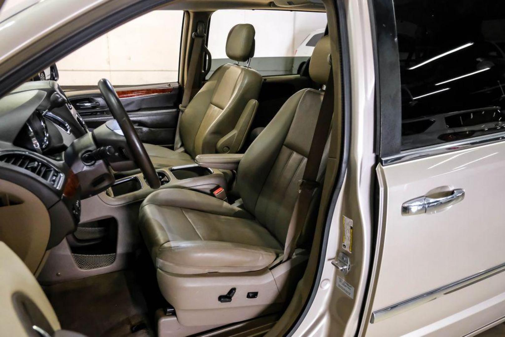 2016 Sandstone /Beige Chrysler Town and Country Touring-L (2C4RC1CG5GR) with an 3.6L V6 Flex Fuel 24V VVT engine, Automatic transmission, located at 15300 Midway Rd., Addison, TX, 75001, (972) 702-0011, 32.958321, -96.838074 - Photo#27