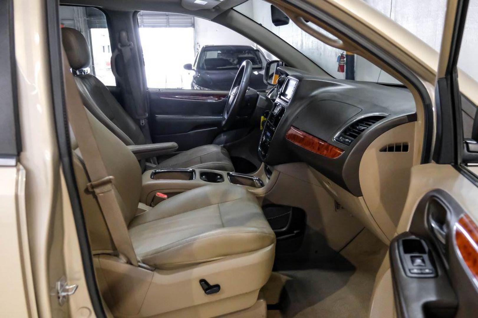 2016 Sandstone /Beige Chrysler Town and Country Touring-L (2C4RC1CG5GR) with an 3.6L V6 Flex Fuel 24V VVT engine, Automatic transmission, located at 15300 Midway Rd., Addison, TX, 75001, (972) 702-0011, 32.958321, -96.838074 - Photo#30