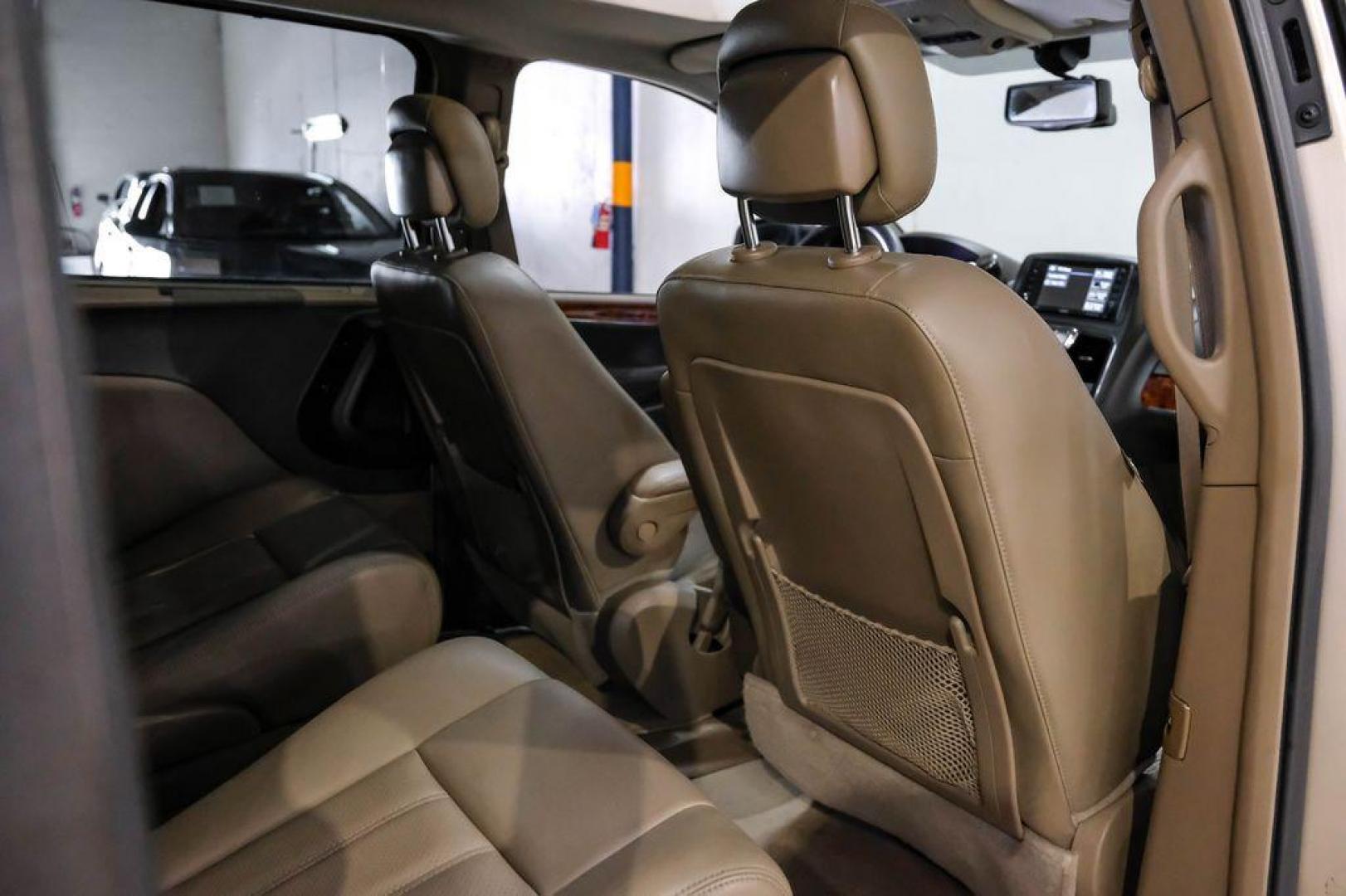 2016 Sandstone /Beige Chrysler Town and Country Touring-L (2C4RC1CG5GR) with an 3.6L V6 Flex Fuel 24V VVT engine, Automatic transmission, located at 15300 Midway Rd., Addison, TX, 75001, (972) 702-0011, 32.958321, -96.838074 - Photo#33