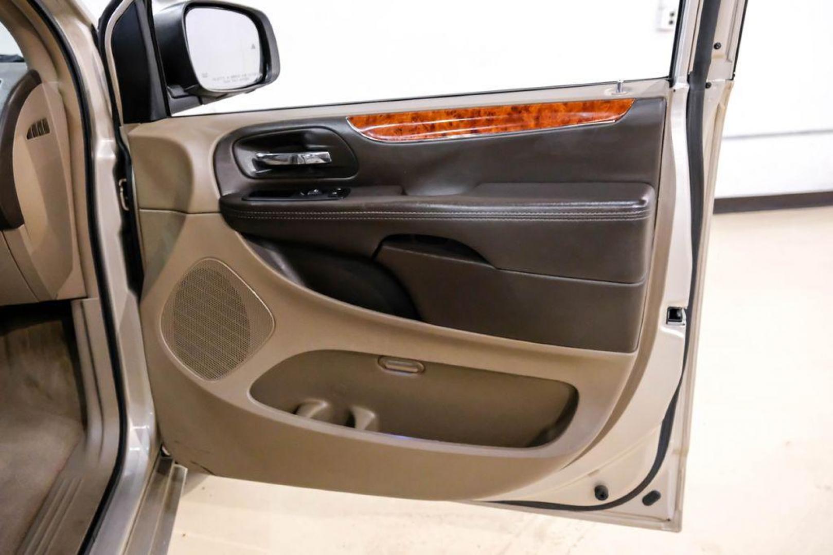 2016 Sandstone /Beige Chrysler Town and Country Touring-L (2C4RC1CG5GR) with an 3.6L V6 Flex Fuel 24V VVT engine, Automatic transmission, located at 15300 Midway Rd., Addison, TX, 75001, (972) 702-0011, 32.958321, -96.838074 - Photo#46