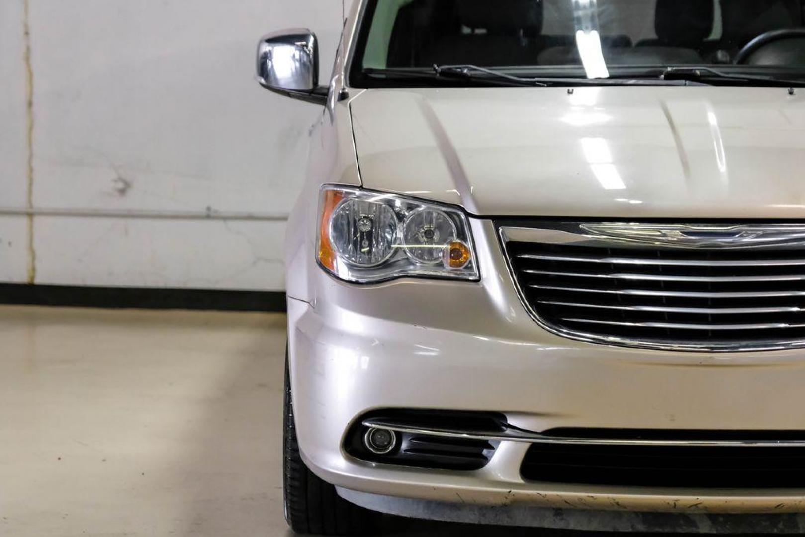2016 Sandstone /Beige Chrysler Town and Country Touring-L (2C4RC1CG5GR) with an 3.6L V6 Flex Fuel 24V VVT engine, Automatic transmission, located at 15300 Midway Rd., Addison, TX, 75001, (972) 702-0011, 32.958321, -96.838074 - Photo#47