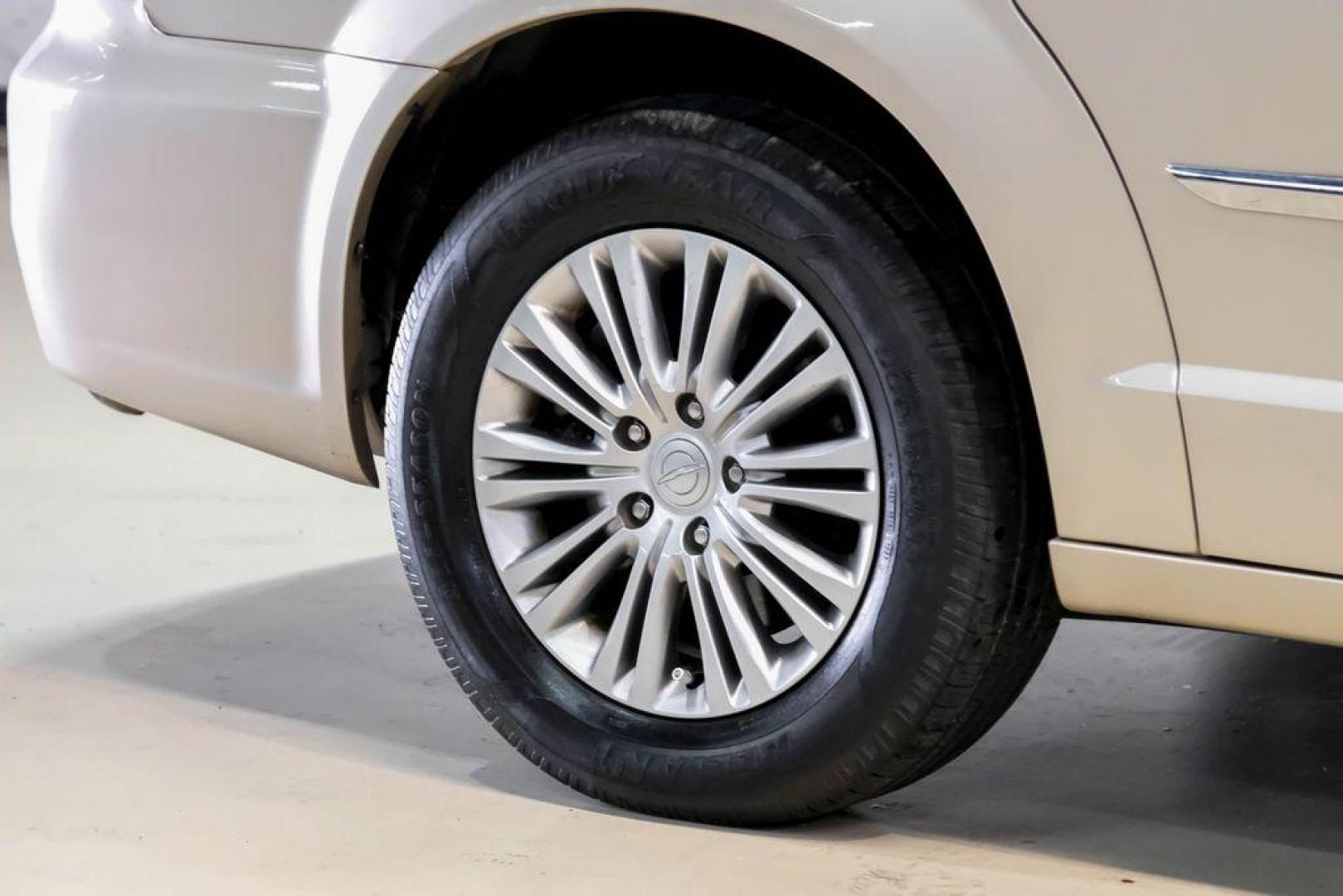 2016 Sandstone /Beige Chrysler Town and Country Touring-L (2C4RC1CG5GR) with an 3.6L V6 Flex Fuel 24V VVT engine, Automatic transmission, located at 15300 Midway Rd., Addison, TX, 75001, (972) 702-0011, 32.958321, -96.838074 - Photo#55