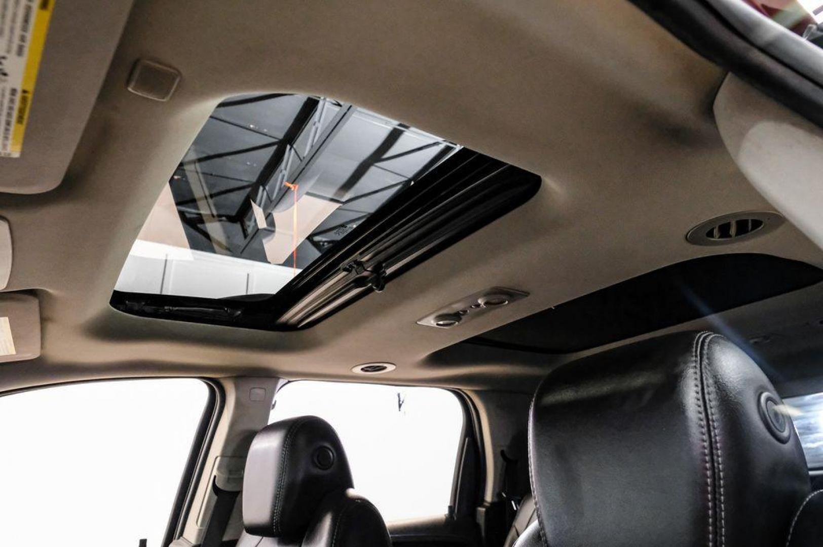 2017 Crimson Red /Ebony GMC Acadia Limited Limited (1GKKVSKD5HJ) with an 3.6L V6 SIDI engine, Automatic transmission, located at 15300 Midway Rd., Addison, TX, 75001, (972) 702-0011, 32.958321, -96.838074 - Photo#4