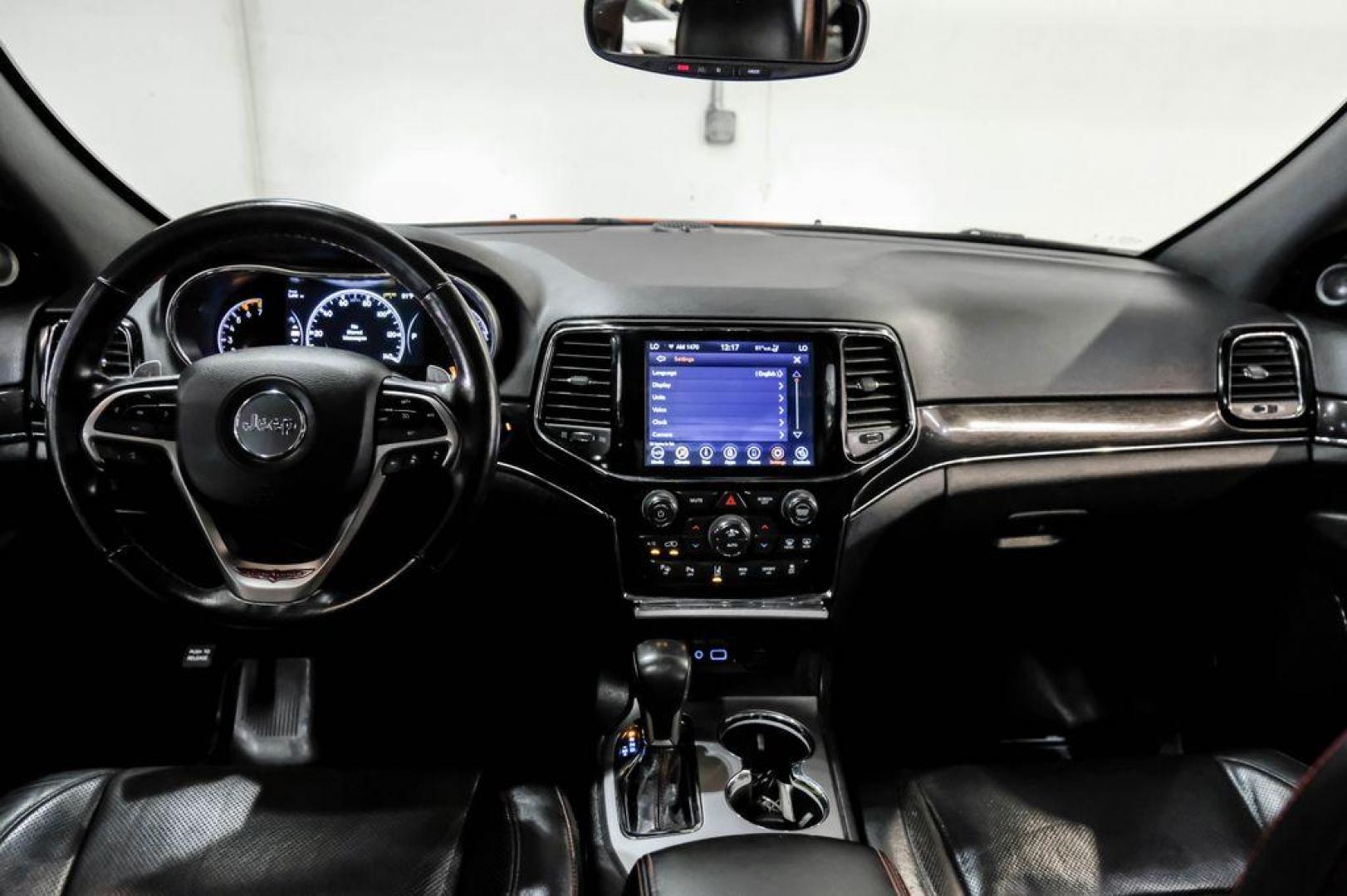 2019 Granite Crystal Metallic Clearcoat /Black Jeep Grand Cherokee Trailhawk (1C4RJFLT3KC) with an 5.7L V8 HEMI engine, Automatic transmission, located at 15300 Midway Rd., Addison, TX, 75001, (972) 702-0011, 32.958321, -96.838074 - Photo#16