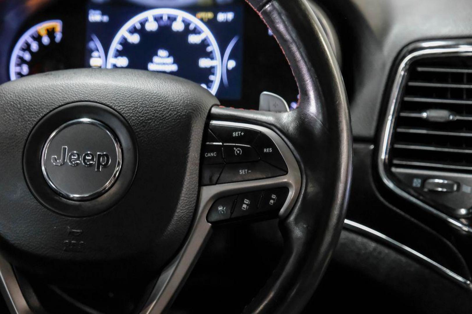 2019 Granite Crystal Metallic Clearcoat /Black Jeep Grand Cherokee Trailhawk (1C4RJFLT3KC) with an 5.7L V8 HEMI engine, Automatic transmission, located at 15300 Midway Rd., Addison, TX, 75001, (972) 702-0011, 32.958321, -96.838074 - Photo#19