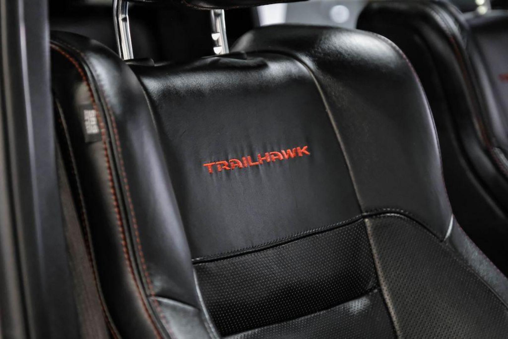 2019 Granite Crystal Metallic Clearcoat /Black Jeep Grand Cherokee Trailhawk (1C4RJFLT3KC) with an 5.7L V8 HEMI engine, Automatic transmission, located at 15300 Midway Rd., Addison, TX, 75001, (972) 702-0011, 32.958321, -96.838074 - Photo#39