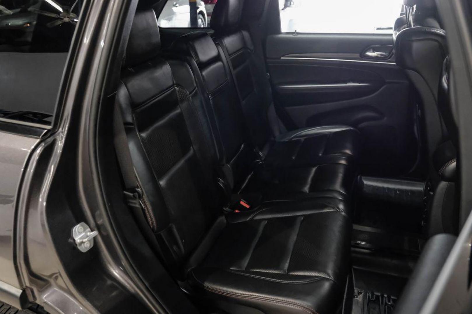 2019 Granite Crystal Metallic Clearcoat /Black Jeep Grand Cherokee Trailhawk (1C4RJFLT3KC) with an 5.7L V8 HEMI engine, Automatic transmission, located at 15300 Midway Rd., Addison, TX, 75001, (972) 702-0011, 32.958321, -96.838074 - Photo#41