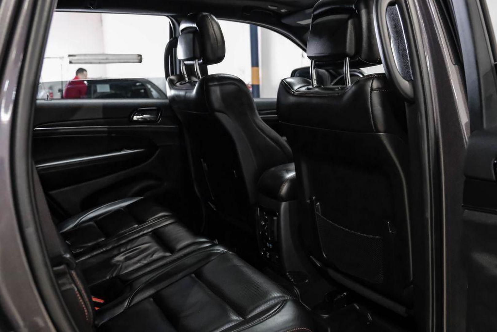 2019 Granite Crystal Metallic Clearcoat /Black Jeep Grand Cherokee Trailhawk (1C4RJFLT3KC) with an 5.7L V8 HEMI engine, Automatic transmission, located at 15300 Midway Rd., Addison, TX, 75001, (972) 702-0011, 32.958321, -96.838074 - Photo#43