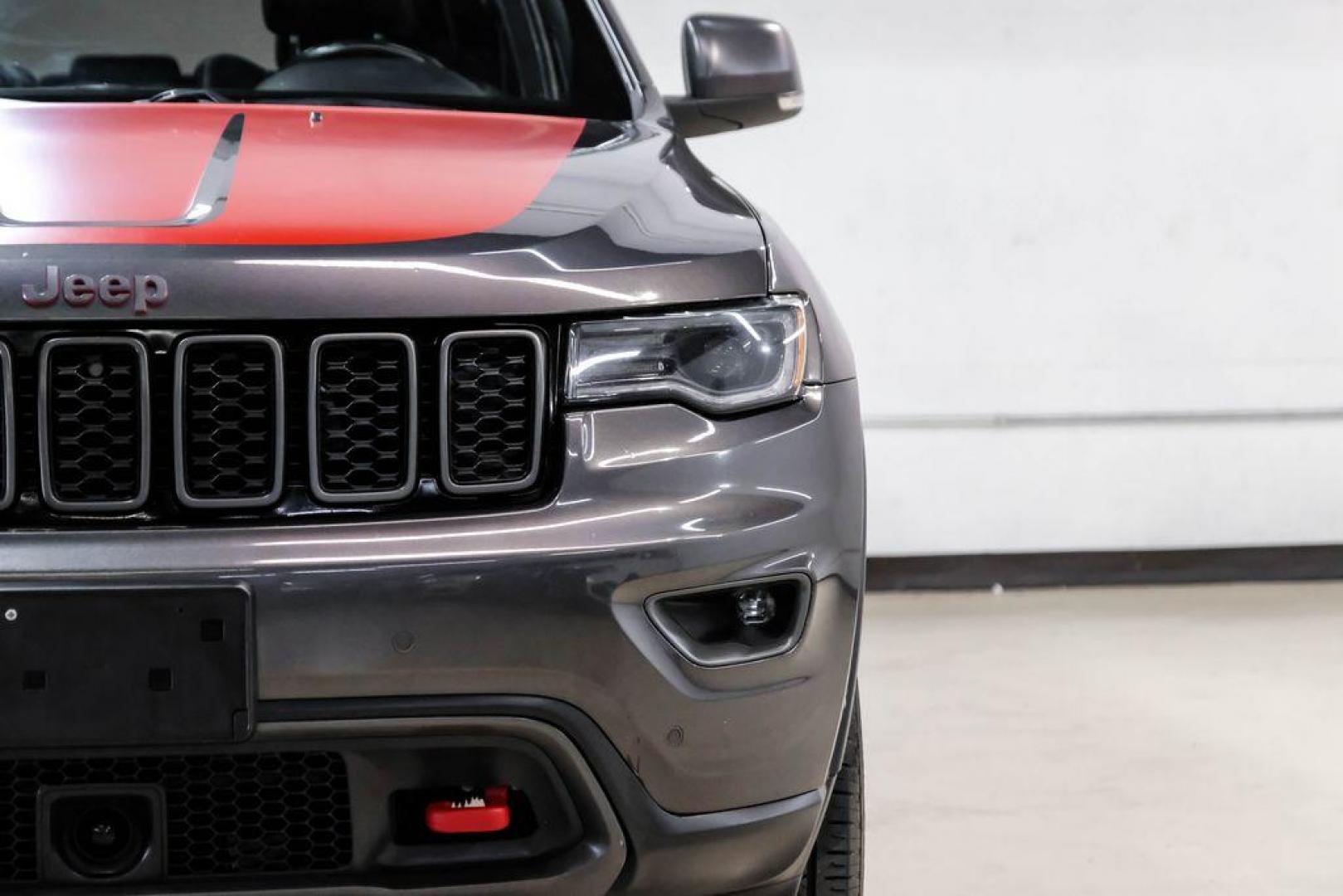 2019 Granite Crystal Metallic Clearcoat /Black Jeep Grand Cherokee Trailhawk (1C4RJFLT3KC) with an 5.7L V8 HEMI engine, Automatic transmission, located at 15300 Midway Rd., Addison, TX, 75001, (972) 702-0011, 32.958321, -96.838074 - Photo#55