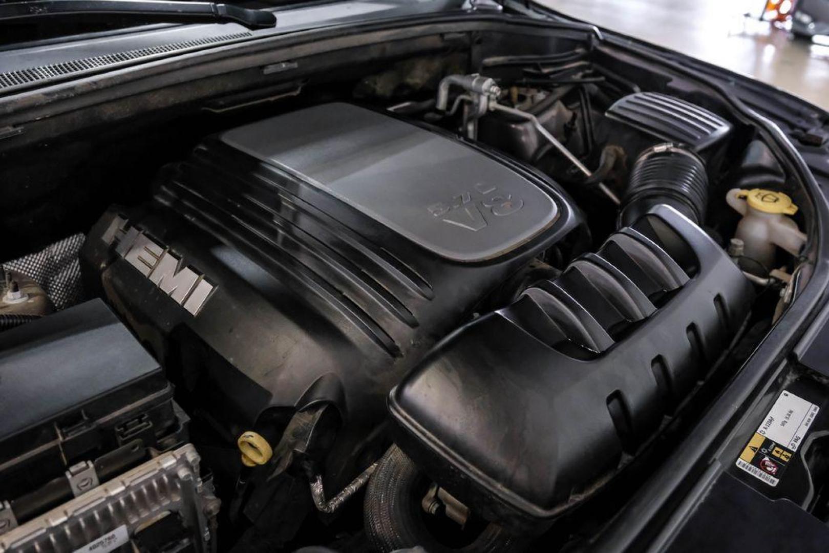 2019 Granite Crystal Metallic Clearcoat /Black Jeep Grand Cherokee Trailhawk (1C4RJFLT3KC) with an 5.7L V8 HEMI engine, Automatic transmission, located at 15300 Midway Rd., Addison, TX, 75001, (972) 702-0011, 32.958321, -96.838074 - Photo#60