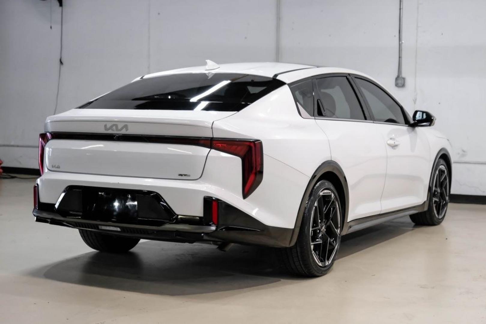 2025 Snow White Pearl /RED Kia K4 GT-Line (3KPFW4DE6SE) with an 2.0L I4 MPI engine, CVT transmission, located at 15300 Midway Rd., Addison, TX, 75001, (972) 702-0011, 32.958321, -96.838074 - Photo#8