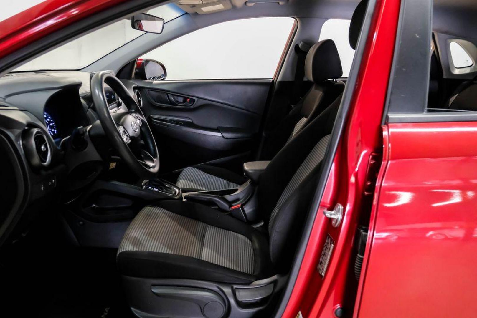 2023 Red /Black Hyundai Kona SE (KM8K22AB3PU) with an 2.0L I4 DOHC Dual CVVT engine, CVT transmission, located at 15300 Midway Rd., Addison, TX, 75001, (972) 702-0011, 32.958321, -96.838074 - Photo#3