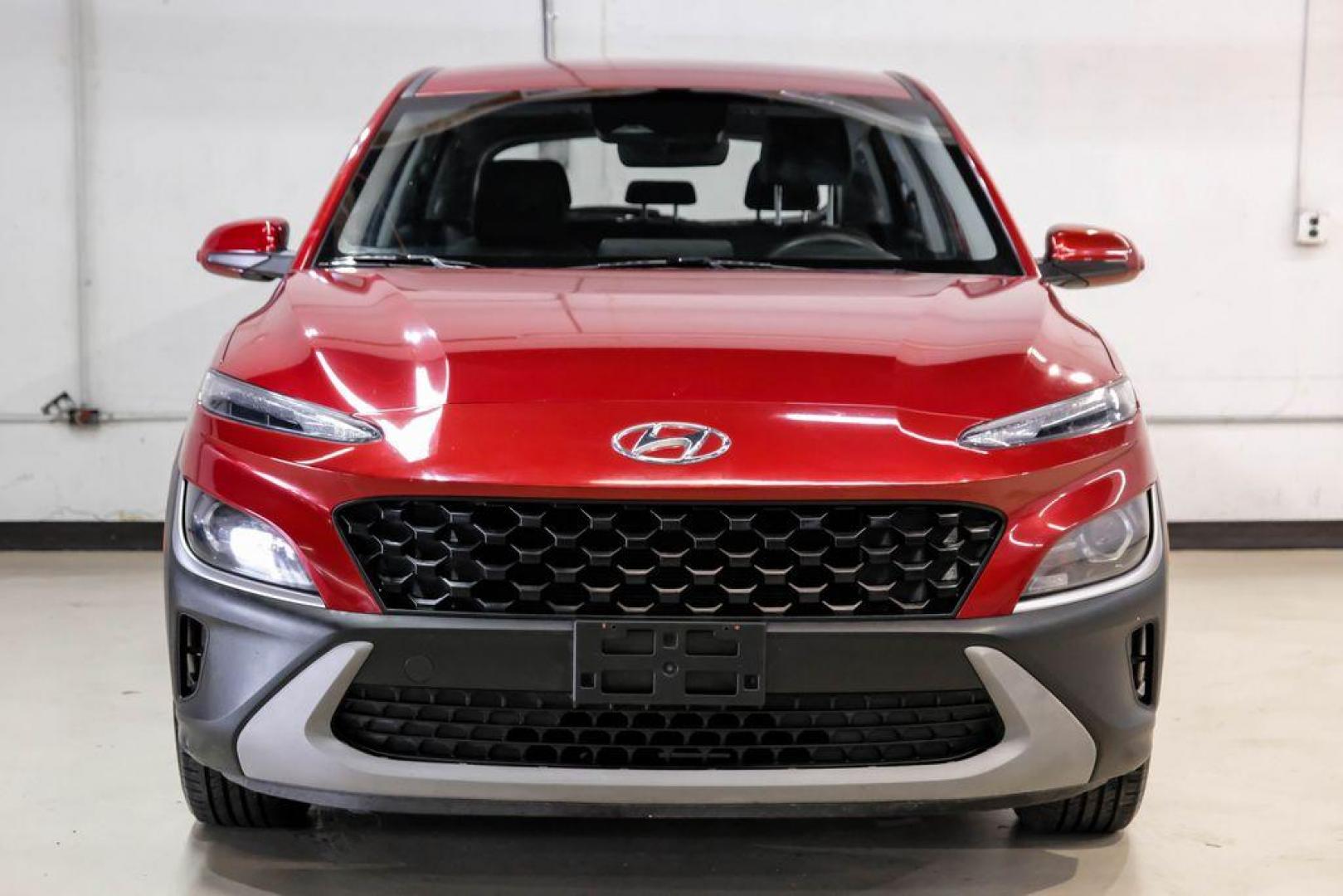 2023 Red /Black Hyundai Kona SE (KM8K22AB3PU) with an 2.0L I4 DOHC Dual CVVT engine, CVT transmission, located at 15300 Midway Rd., Addison, TX, 75001, (972) 702-0011, 32.958321, -96.838074 - Photo#4