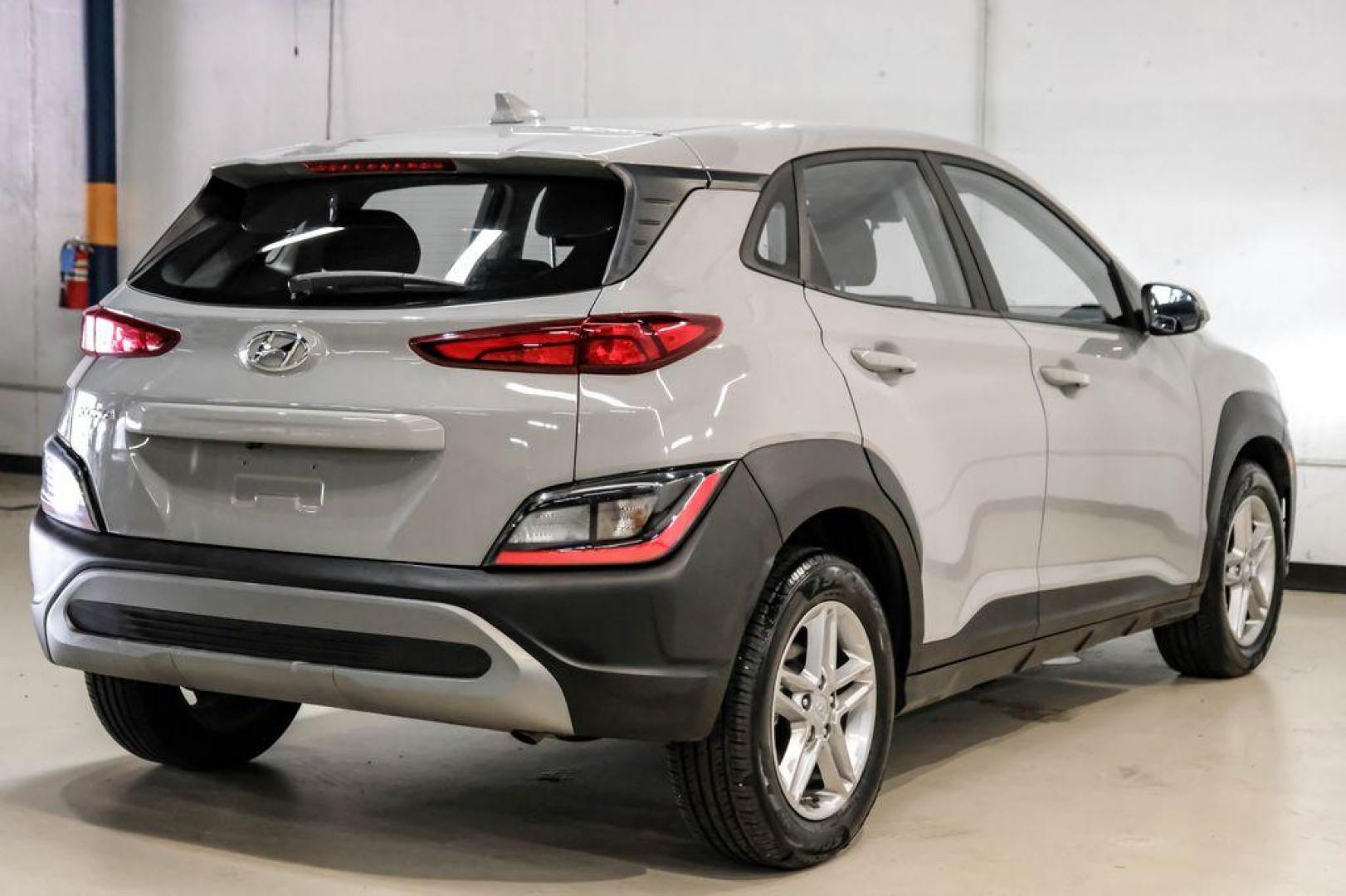 2023 Silver /Black Hyundai Kona SE (KM8K22AB3PU) with an 2.0L I4 DOHC Dual CVVT engine, CVT transmission, located at 15300 Midway Rd., Addison, TX, 75001, (972) 702-0011, 32.958321, -96.838074 - Photo#7