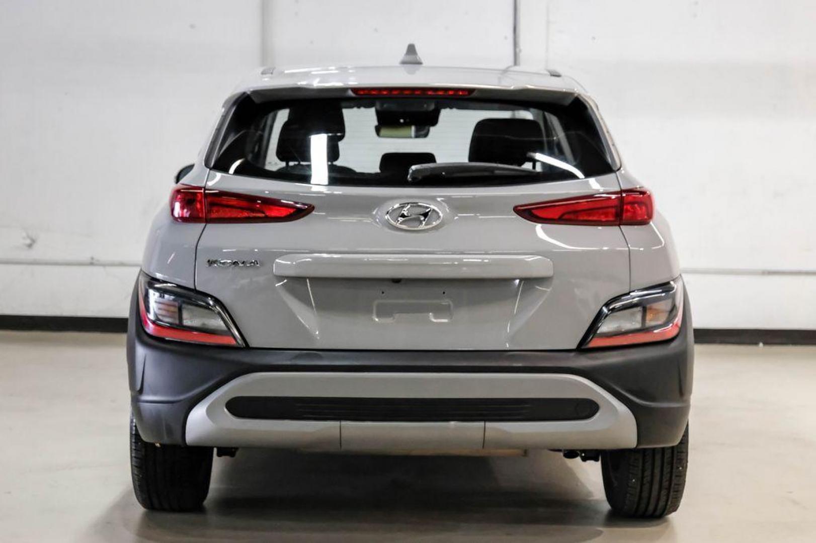 2023 Silver /Black Hyundai Kona SE (KM8K22AB3PU) with an 2.0L I4 DOHC Dual CVVT engine, CVT transmission, located at 15300 Midway Rd., Addison, TX, 75001, (972) 702-0011, 32.958321, -96.838074 - Photo#8