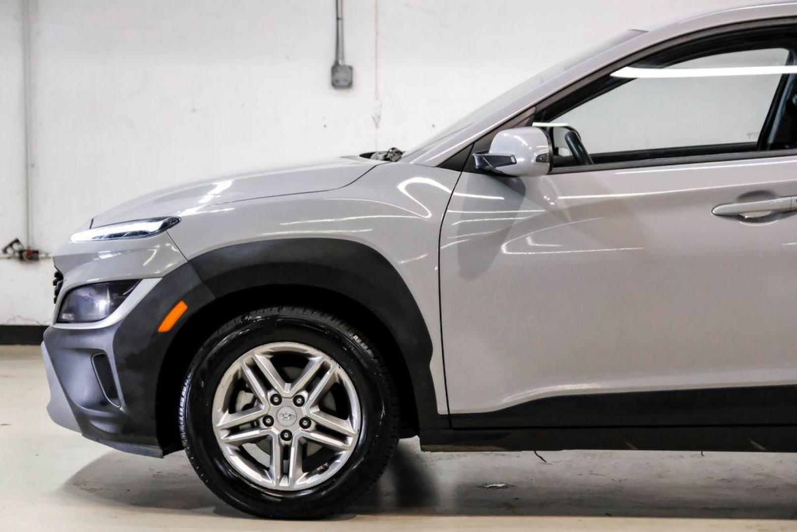 2023 Silver /Black Hyundai Kona SE (KM8K22AB3PU) with an 2.0L I4 DOHC Dual CVVT engine, CVT transmission, located at 15300 Midway Rd., Addison, TX, 75001, (972) 702-0011, 32.958321, -96.838074 - Photo#11