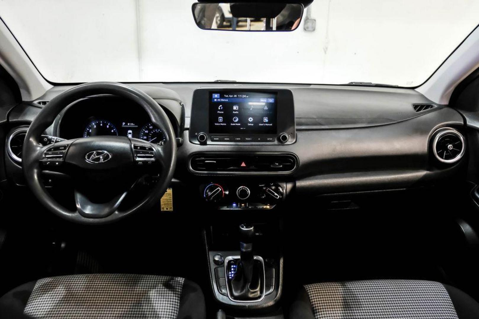 2023 Silver /Black Hyundai Kona SE (KM8K22AB3PU) with an 2.0L I4 DOHC Dual CVVT engine, CVT transmission, located at 15300 Midway Rd., Addison, TX, 75001, (972) 702-0011, 32.958321, -96.838074 - Photo#15