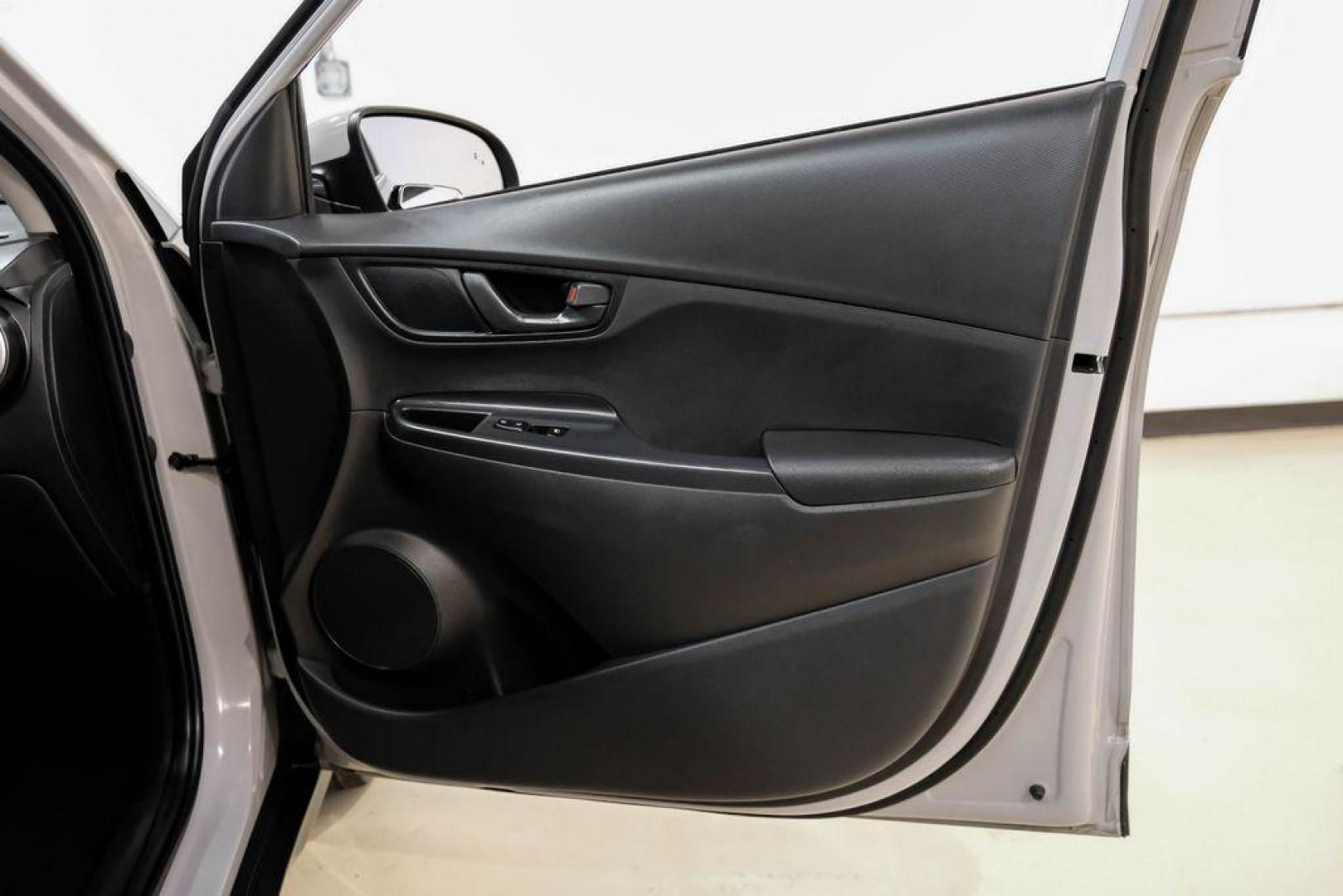 2023 Silver /Black Hyundai Kona SE (KM8K22AB3PU) with an 2.0L I4 DOHC Dual CVVT engine, CVT transmission, located at 15300 Midway Rd., Addison, TX, 75001, (972) 702-0011, 32.958321, -96.838074 - Photo#41