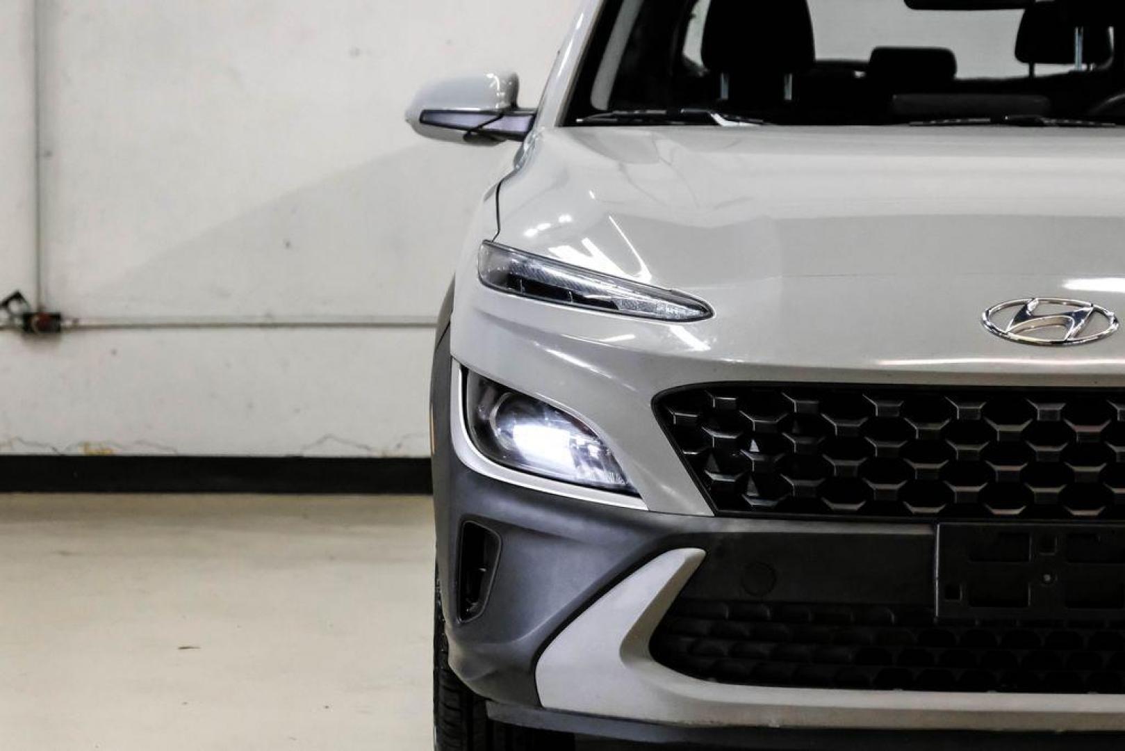 2023 Silver /Black Hyundai Kona SE (KM8K22AB3PU) with an 2.0L I4 DOHC Dual CVVT engine, CVT transmission, located at 15300 Midway Rd., Addison, TX, 75001, (972) 702-0011, 32.958321, -96.838074 - Photo#44