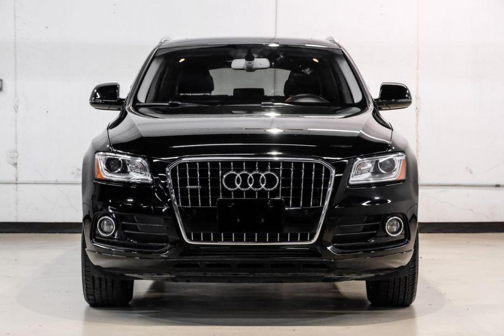 2017 Brilliant Black /Black Audi Q5 2.0T Premium Plus (WA1L2AFP8HA) with an 2.0L 4-Cylinder TFSI engine, Automatic transmission, located at 15300 Midway Rd., Addison, TX, 75001, (972) 702-0011, 32.958321, -96.838074 - Photo#4