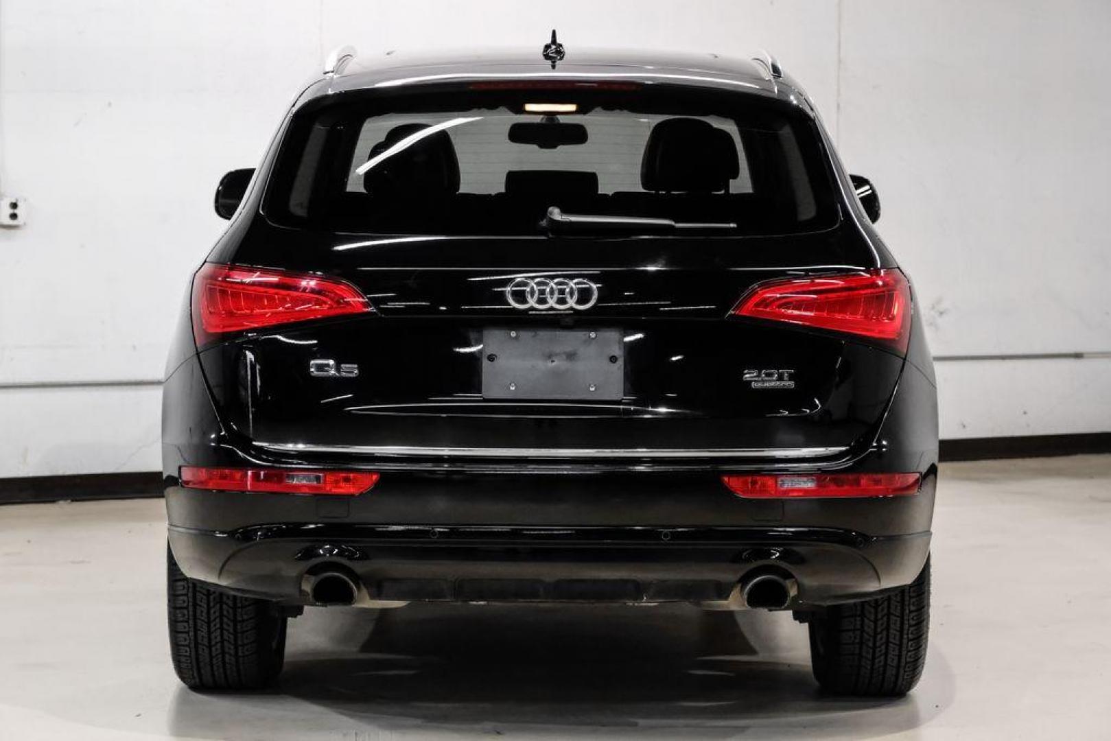 2017 Brilliant Black /Black Audi Q5 2.0T Premium Plus (WA1L2AFP8HA) with an 2.0L 4-Cylinder TFSI engine, Automatic transmission, located at 15300 Midway Rd., Addison, TX, 75001, (972) 702-0011, 32.958321, -96.838074 - Photo#8