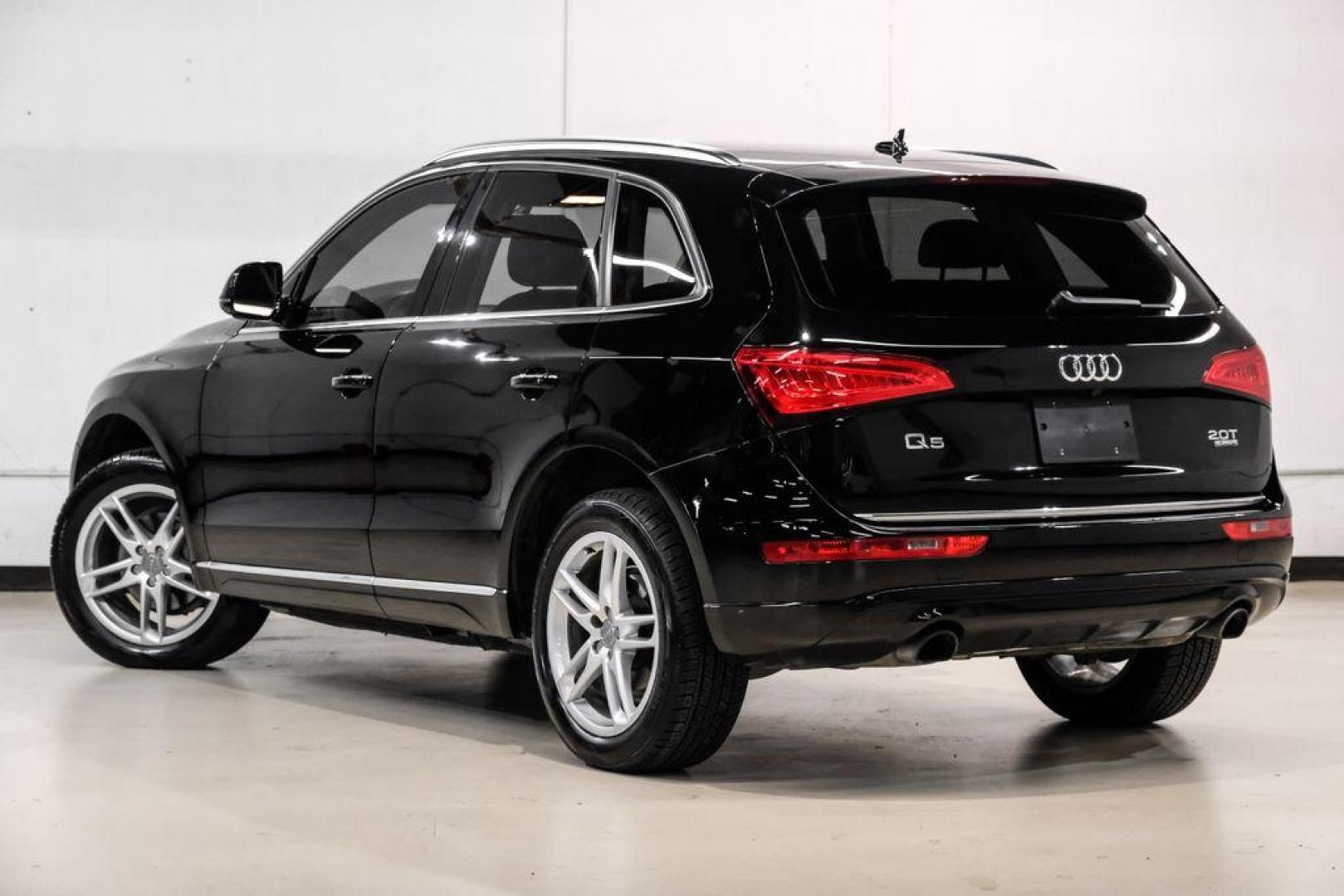 2017 Brilliant Black /Black Audi Q5 2.0T Premium Plus (WA1L2AFP8HA) with an 2.0L 4-Cylinder TFSI engine, Automatic transmission, located at 15300 Midway Rd., Addison, TX, 75001, (972) 702-0011, 32.958321, -96.838074 - Photo#9