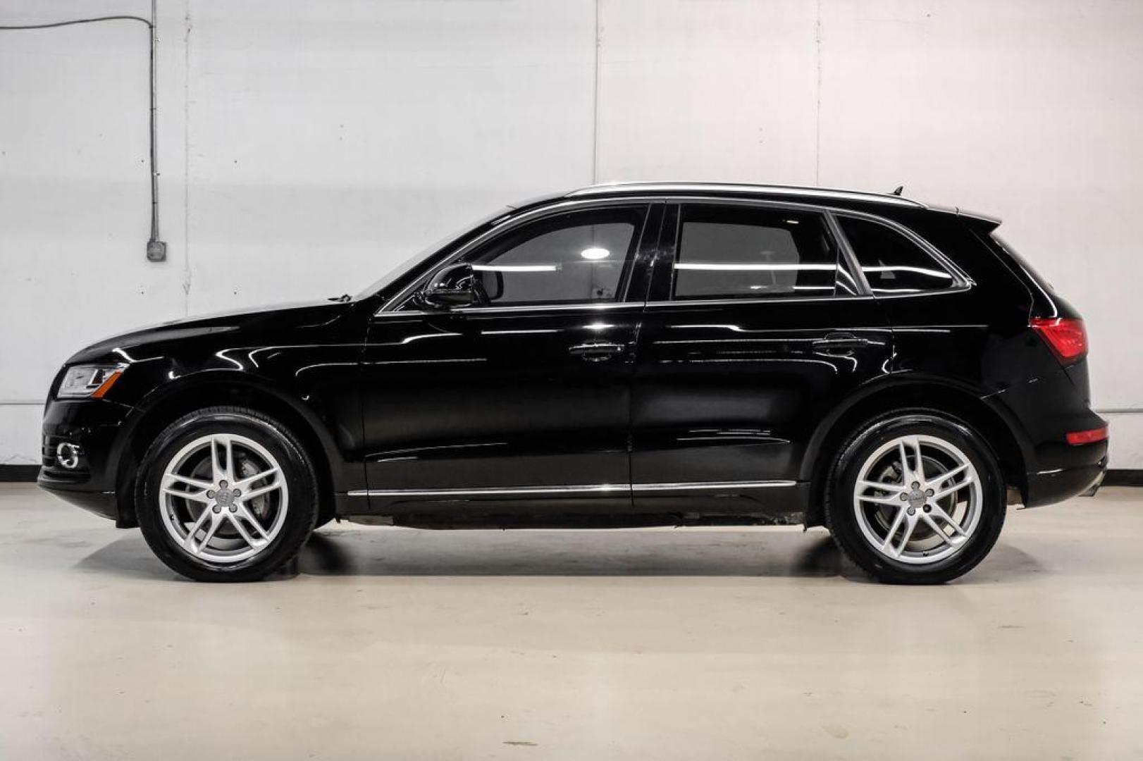 2017 Brilliant Black /Black Audi Q5 2.0T Premium Plus (WA1L2AFP8HA) with an 2.0L 4-Cylinder TFSI engine, Automatic transmission, located at 15300 Midway Rd., Addison, TX, 75001, (972) 702-0011, 32.958321, -96.838074 - Photo#10