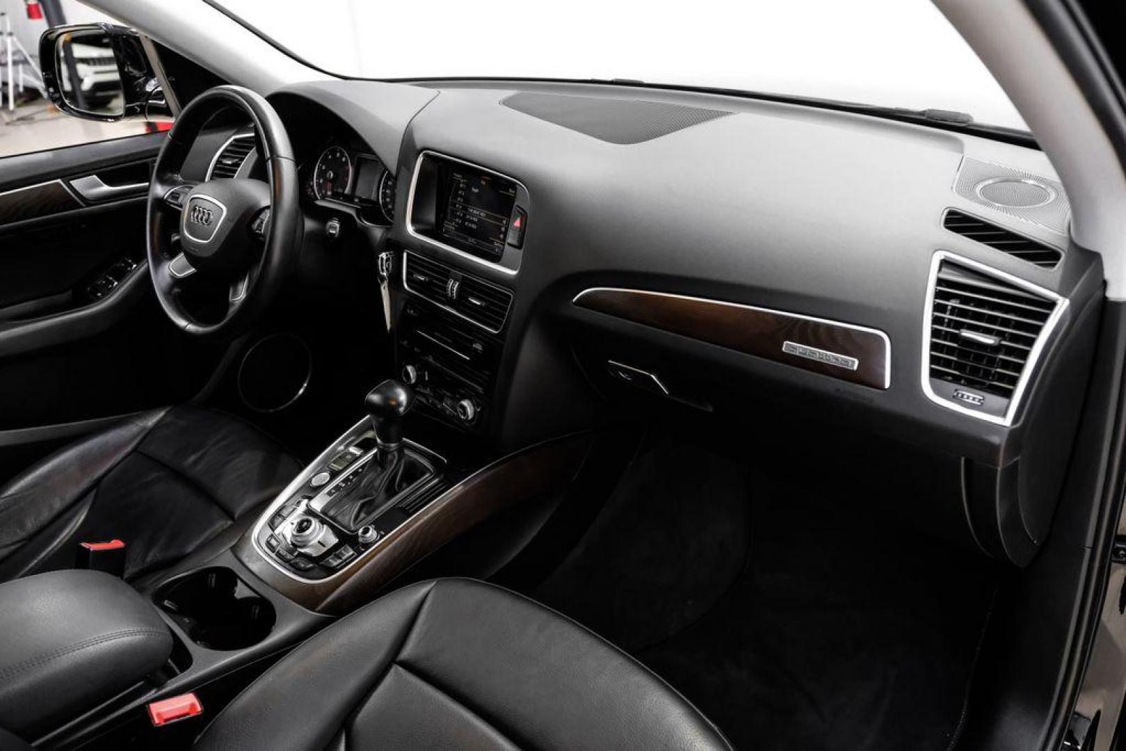 2017 Brilliant Black /Black Audi Q5 2.0T Premium Plus (WA1L2AFP8HA) with an 2.0L 4-Cylinder TFSI engine, Automatic transmission, located at 15300 Midway Rd., Addison, TX, 75001, (972) 702-0011, 32.958321, -96.838074 - Photo#11