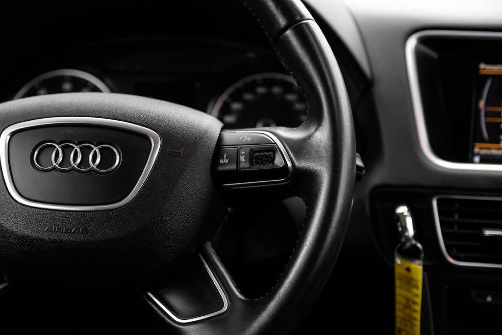 2017 Brilliant Black /Black Audi Q5 2.0T Premium Plus (WA1L2AFP8HA) with an 2.0L 4-Cylinder TFSI engine, Automatic transmission, located at 15300 Midway Rd., Addison, TX, 75001, (972) 702-0011, 32.958321, -96.838074 - Photo#17