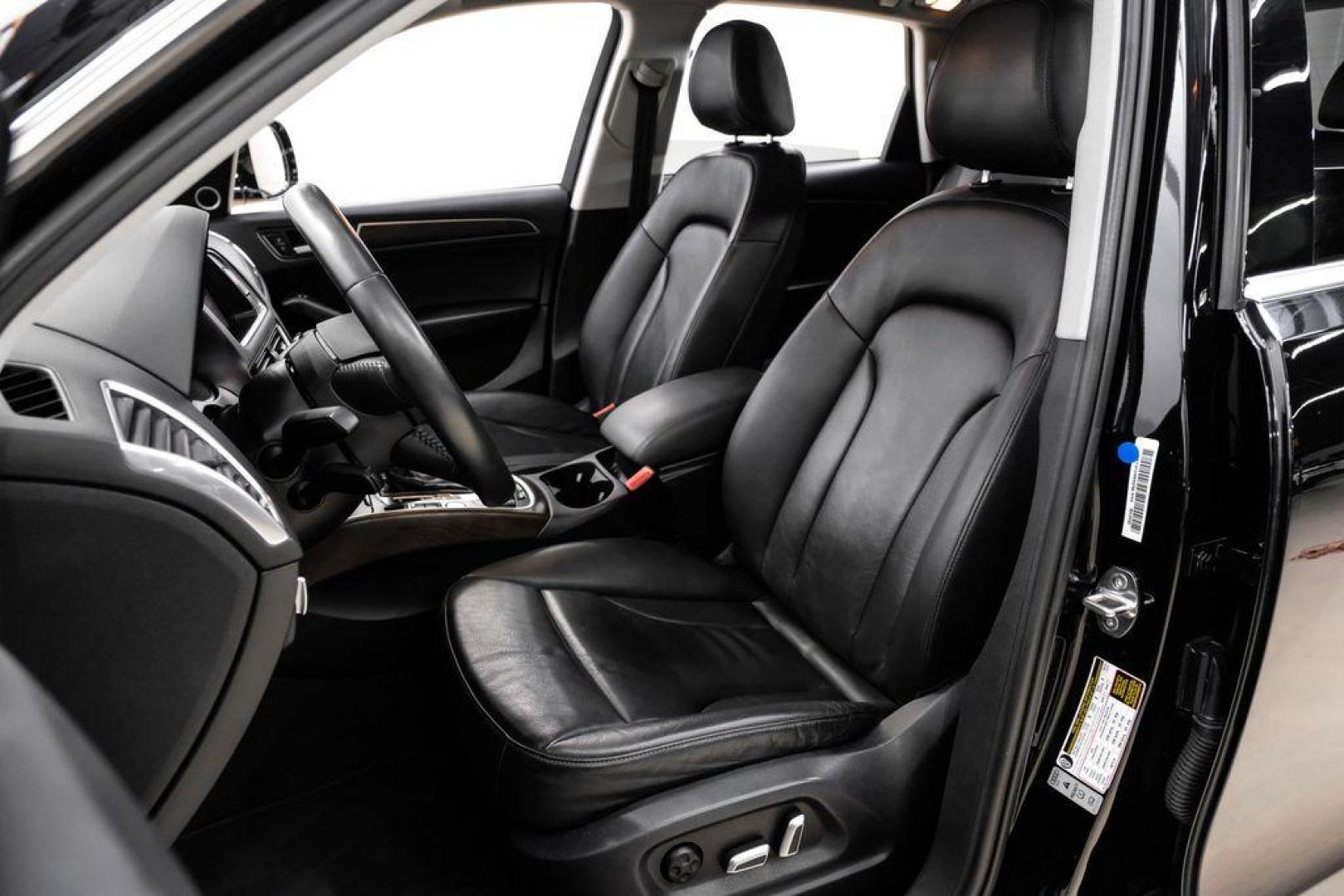 2017 Brilliant Black /Black Audi Q5 2.0T Premium Plus (WA1L2AFP8HA) with an 2.0L 4-Cylinder TFSI engine, Automatic transmission, located at 15300 Midway Rd., Addison, TX, 75001, (972) 702-0011, 32.958321, -96.838074 - Photo#29