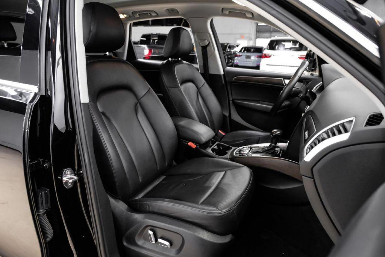 2017 Brilliant Black /Black Audi Q5 2.0T Premium Plus (WA1L2AFP8HA) with an 2.0L 4-Cylinder TFSI engine, Automatic transmission, located at 15300 Midway Rd., Addison, TX, 75001, (972) 702-0011, 32.958321, -96.838074 - Photo#30