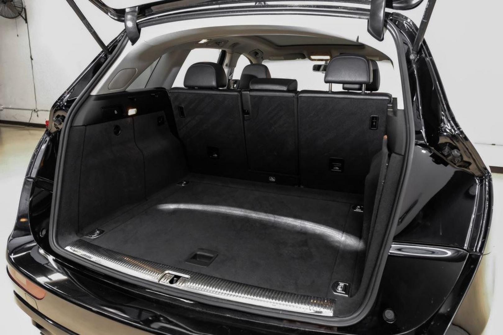 2017 Brilliant Black /Black Audi Q5 2.0T Premium Plus (WA1L2AFP8HA) with an 2.0L 4-Cylinder TFSI engine, Automatic transmission, located at 15300 Midway Rd., Addison, TX, 75001, (972) 702-0011, 32.958321, -96.838074 - Photo#47