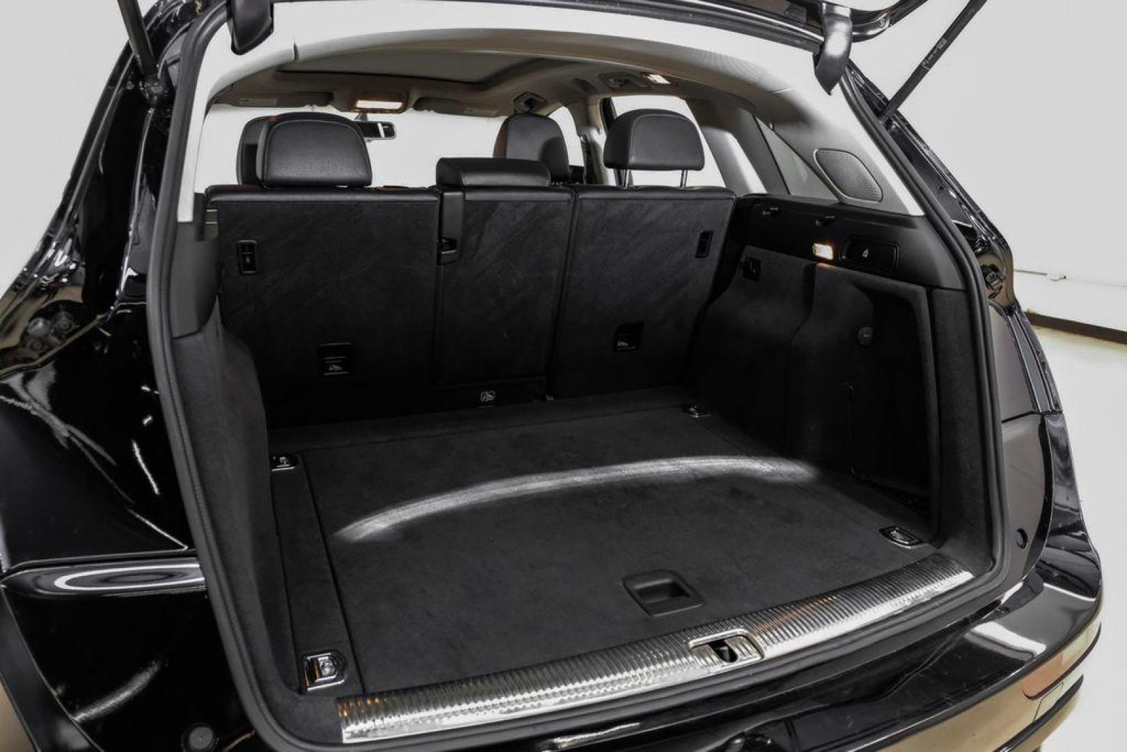 2017 Brilliant Black /Black Audi Q5 2.0T Premium Plus (WA1L2AFP8HA) with an 2.0L 4-Cylinder TFSI engine, Automatic transmission, located at 15300 Midway Rd., Addison, TX, 75001, (972) 702-0011, 32.958321, -96.838074 - Photo#48