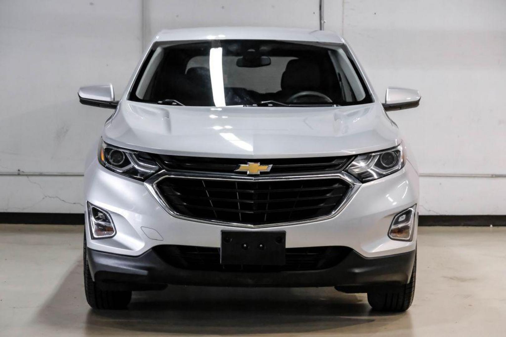2020 Silver Ice Metallic /Jet Black Chevrolet Equinox LT (2GNAXUEV4L6) with an 1.5L DOHC engine, Automatic transmission, located at 15300 Midway Rd., Addison, TX, 75001, (972) 702-0011, 32.958321, -96.838074 - Photo#4