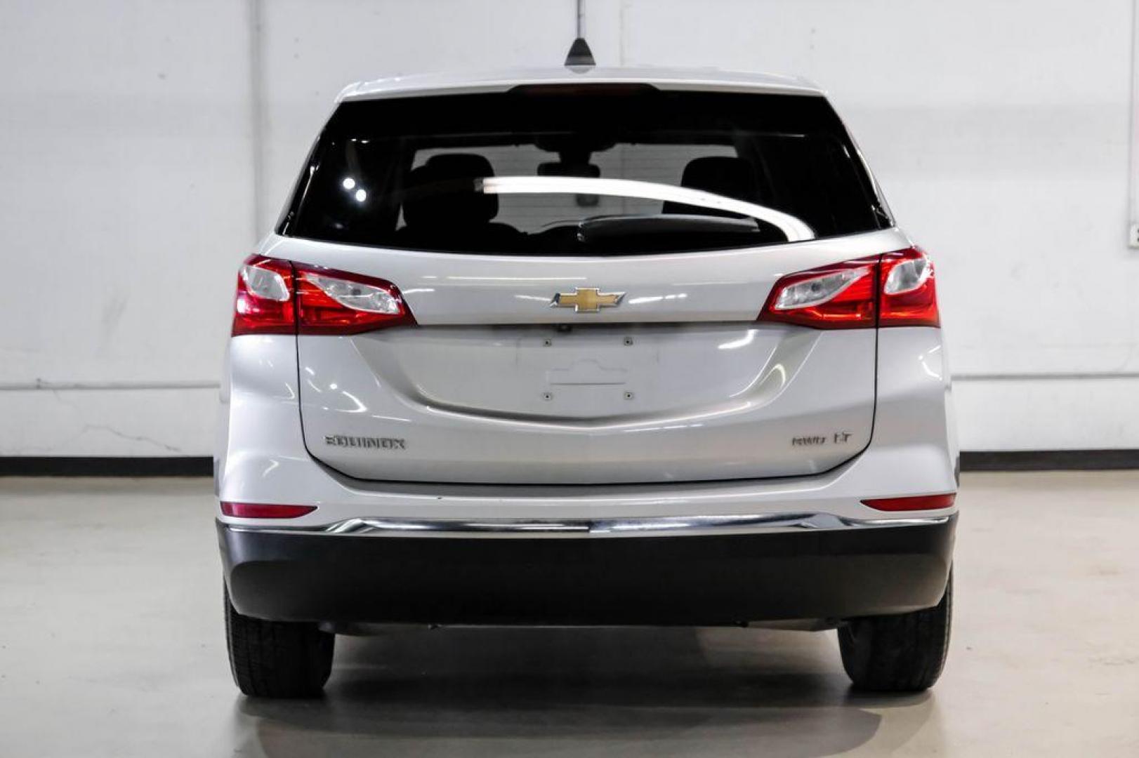 2020 Silver Ice Metallic /Jet Black Chevrolet Equinox LT (2GNAXUEV4L6) with an 1.5L DOHC engine, Automatic transmission, located at 15300 Midway Rd., Addison, TX, 75001, (972) 702-0011, 32.958321, -96.838074 - Photo#8