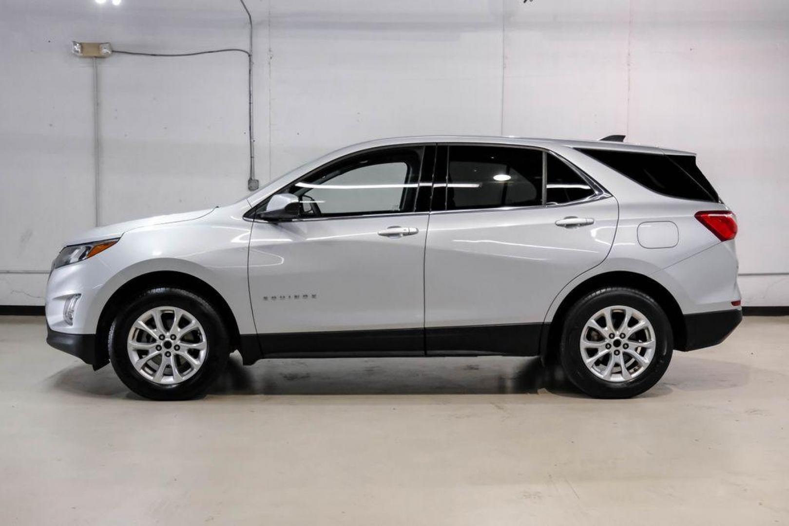 2020 Silver Ice Metallic /Jet Black Chevrolet Equinox LT (2GNAXUEV4L6) with an 1.5L DOHC engine, Automatic transmission, located at 15300 Midway Rd., Addison, TX, 75001, (972) 702-0011, 32.958321, -96.838074 - Photo#10