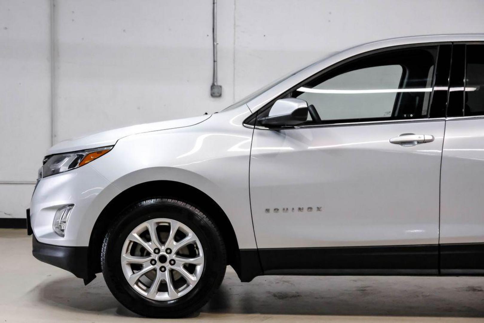 2020 Silver Ice Metallic /Jet Black Chevrolet Equinox LT (2GNAXUEV4L6) with an 1.5L DOHC engine, Automatic transmission, located at 15300 Midway Rd., Addison, TX, 75001, (972) 702-0011, 32.958321, -96.838074 - Photo#11