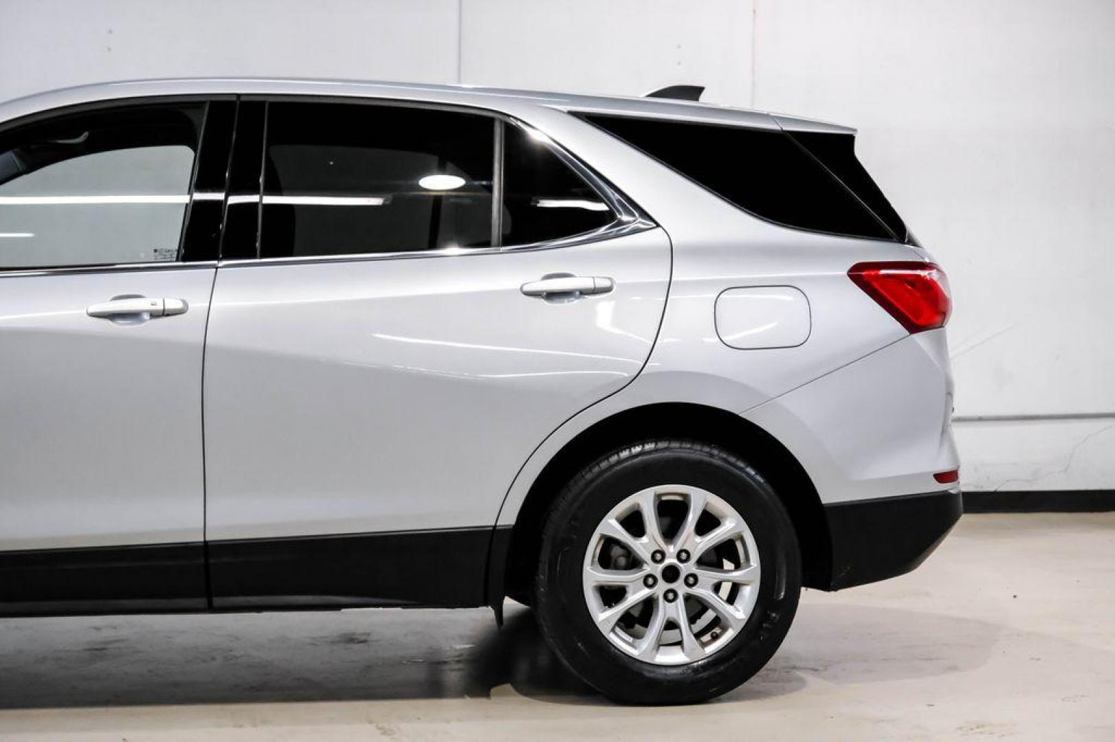 2020 Silver Ice Metallic /Jet Black Chevrolet Equinox LT (2GNAXUEV4L6) with an 1.5L DOHC engine, Automatic transmission, located at 15300 Midway Rd., Addison, TX, 75001, (972) 702-0011, 32.958321, -96.838074 - Photo#12