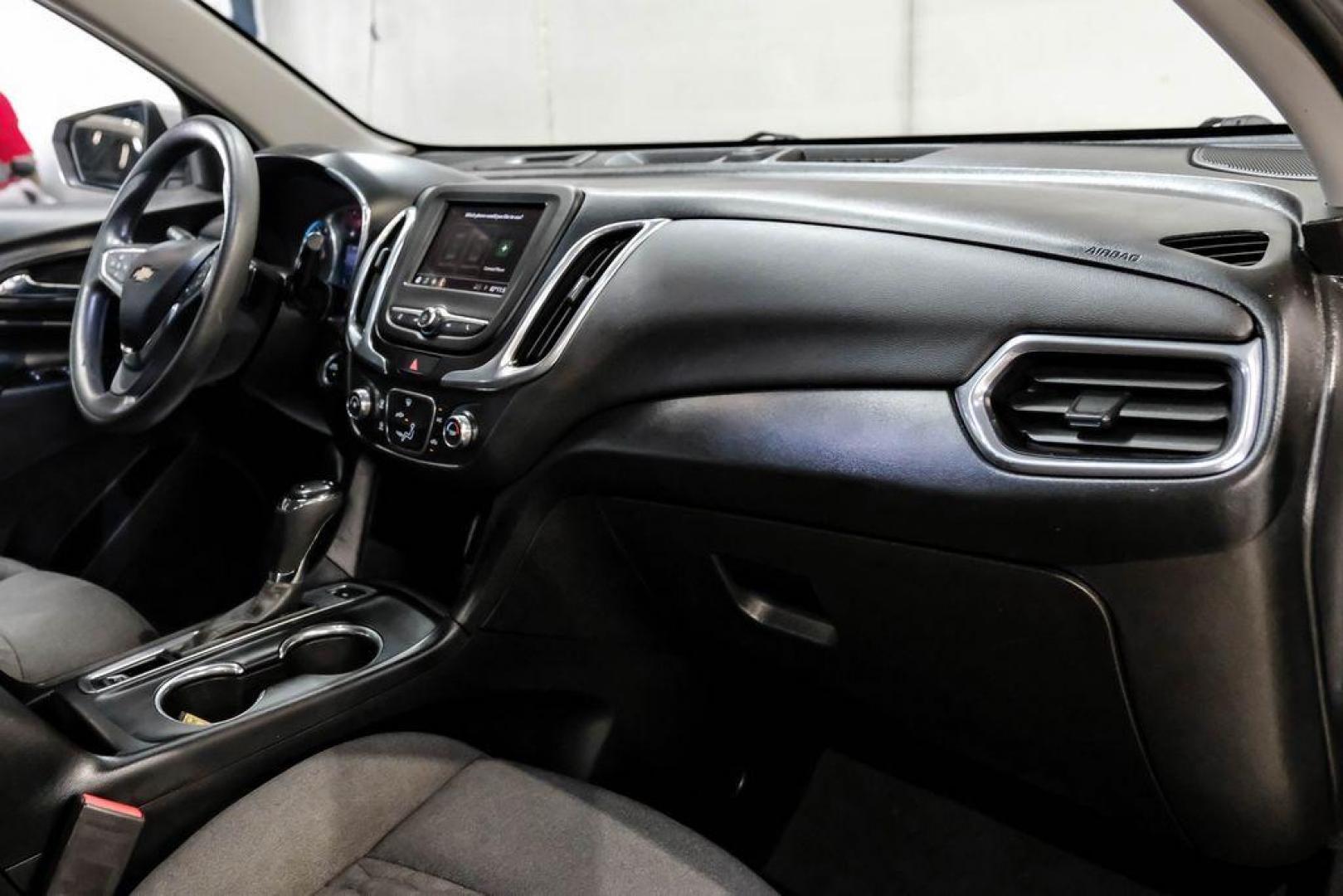 2020 Silver Ice Metallic /Jet Black Chevrolet Equinox LT (2GNAXUEV4L6) with an 1.5L DOHC engine, Automatic transmission, located at 15300 Midway Rd., Addison, TX, 75001, (972) 702-0011, 32.958321, -96.838074 - Photo#13