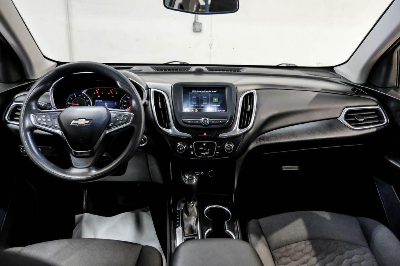 2020 Silver Ice Metallic /Jet Black Chevrolet Equinox LT (2GNAXUEV4L6) with an 1.5L DOHC engine, Automatic transmission, located at 15300 Midway Rd., Addison, TX, 75001, (972) 702-0011, 32.958321, -96.838074 - Photo#15