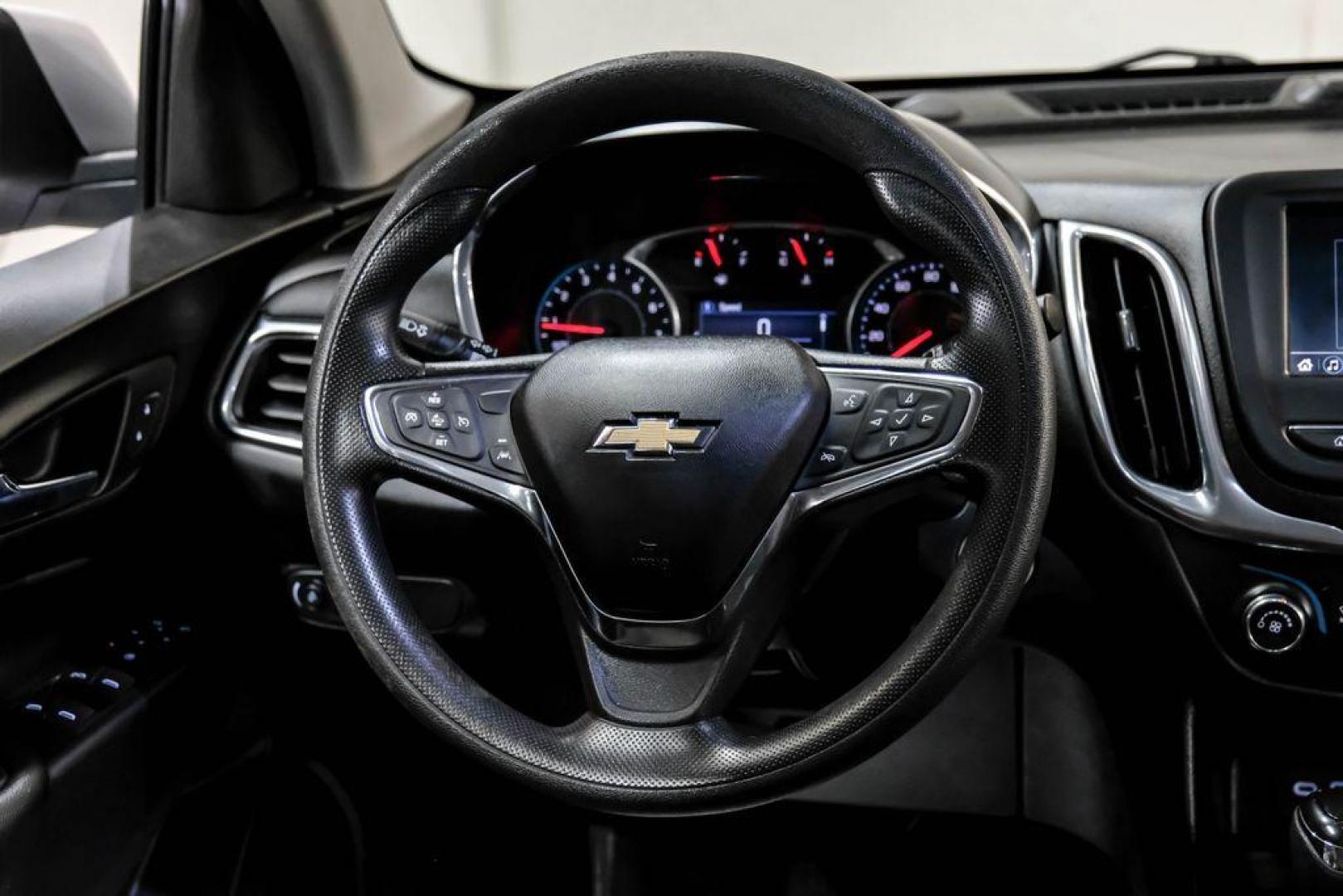 2020 Silver Ice Metallic /Jet Black Chevrolet Equinox LT (2GNAXUEV4L6) with an 1.5L DOHC engine, Automatic transmission, located at 15300 Midway Rd., Addison, TX, 75001, (972) 702-0011, 32.958321, -96.838074 - Photo#16