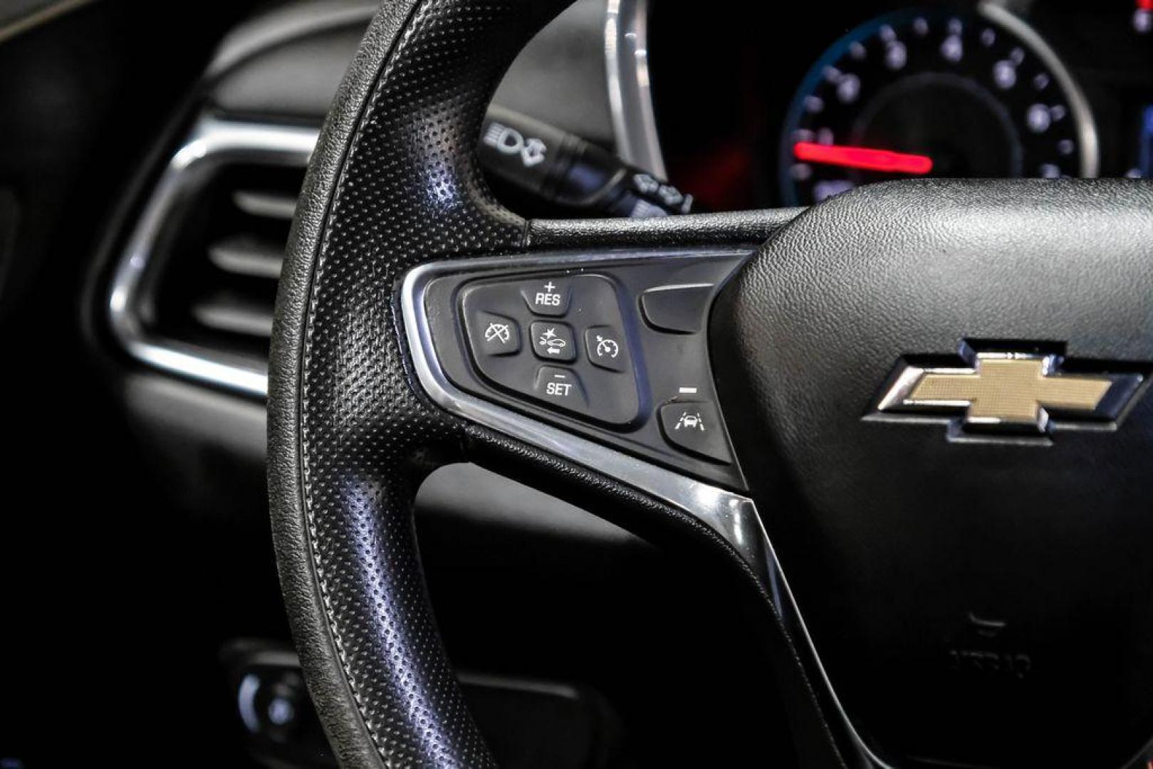 2020 Silver Ice Metallic /Jet Black Chevrolet Equinox LT (2GNAXUEV4L6) with an 1.5L DOHC engine, Automatic transmission, located at 15300 Midway Rd., Addison, TX, 75001, (972) 702-0011, 32.958321, -96.838074 - Photo#17