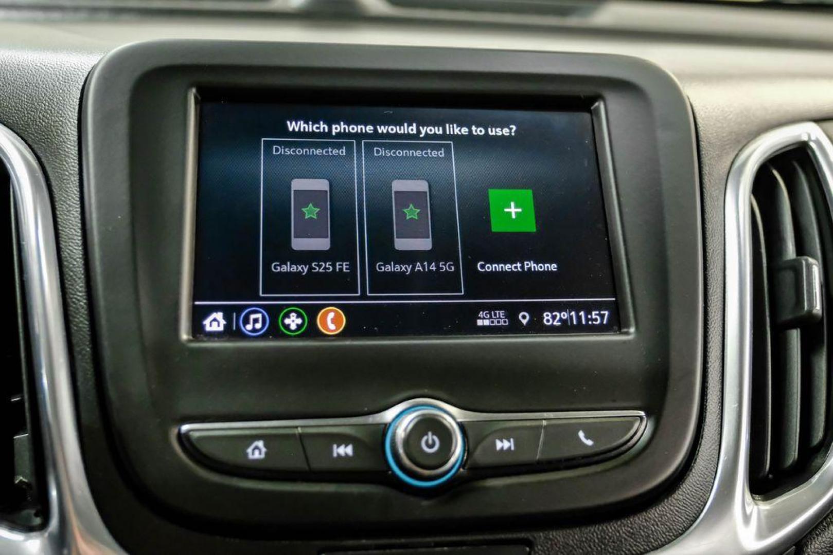 2020 Silver Ice Metallic /Jet Black Chevrolet Equinox LT (2GNAXUEV4L6) with an 1.5L DOHC engine, Automatic transmission, located at 15300 Midway Rd., Addison, TX, 75001, (972) 702-0011, 32.958321, -96.838074 - Photo#29